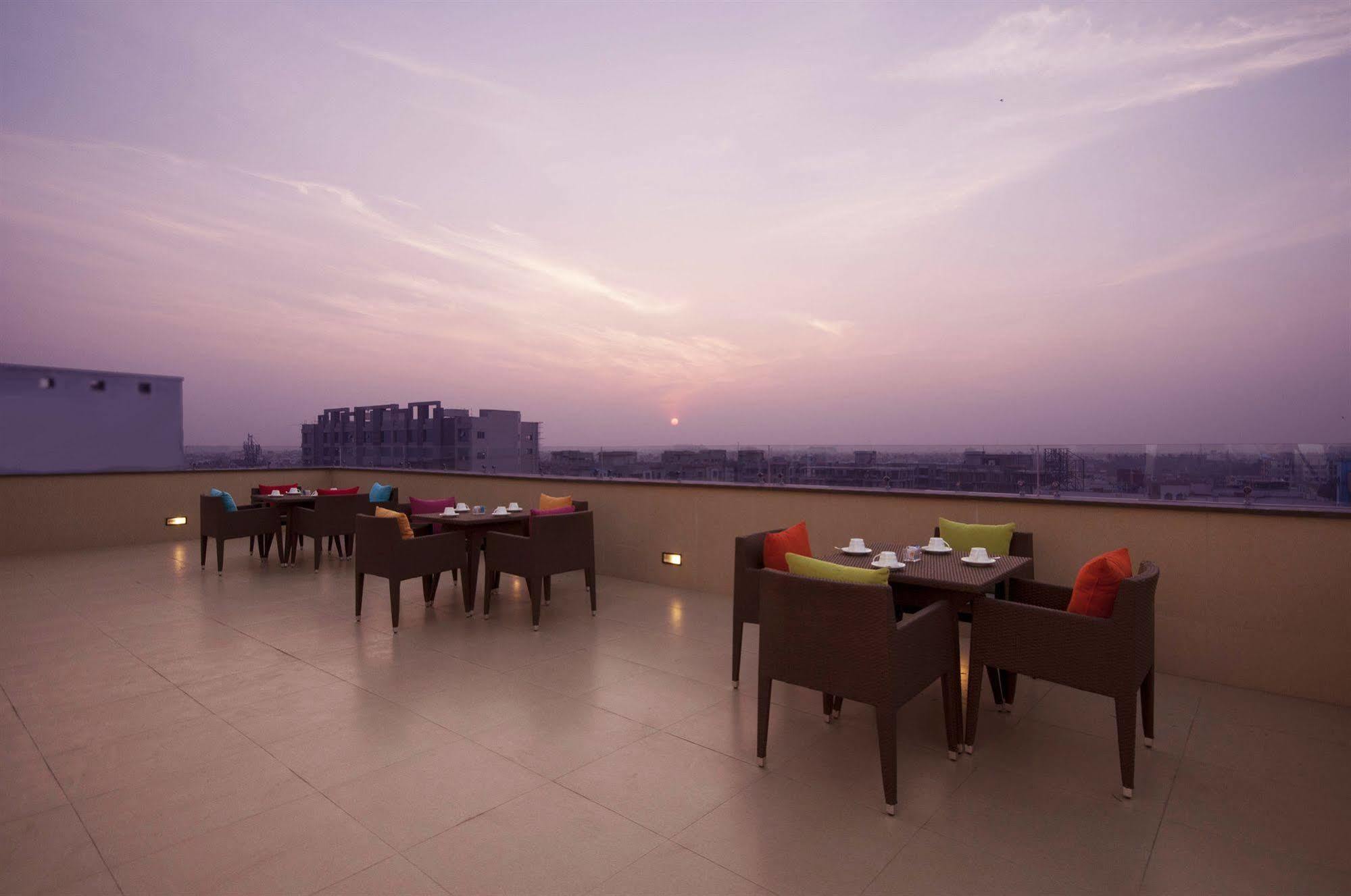 Celesta - Kolkata Hotel Exterior photo